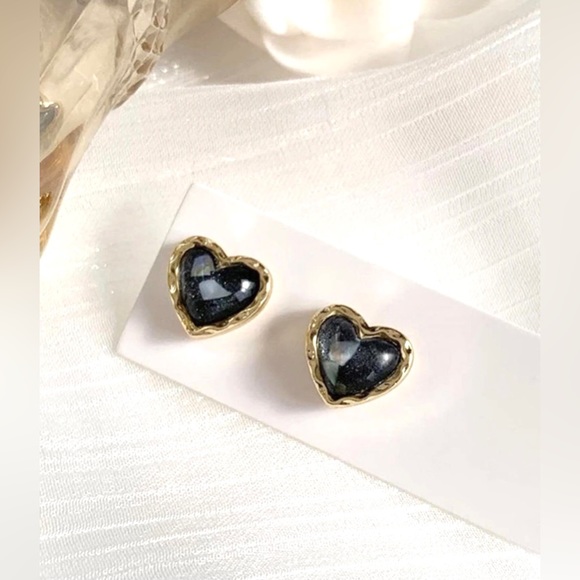 “Seashell Shards” Black Hearts Iridescent Shell Flake Chip Ocean Romance Studs - Picture 5 of 15